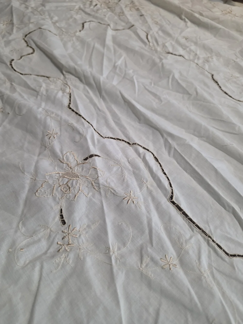Tablecloth Cream Floral Cutwork with Delicate Embroidery